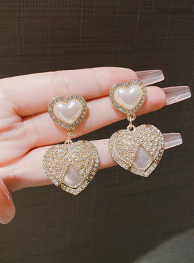 S925银针流行新品耳环冬季时尚2024高级感小香风复古爱心耳钉饰品