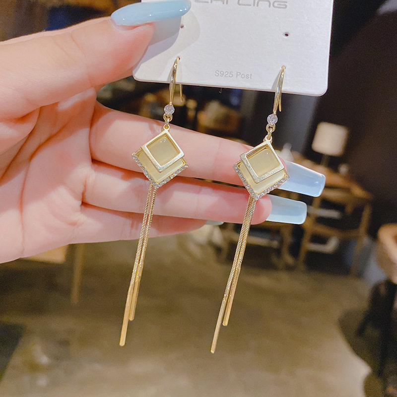韩国东大门气质长款猫石镶钻耳环时尚百搭流苏显脸瘦耳钩耳饰品