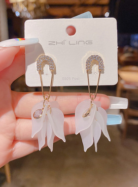 2024年新品潮韩国透明白花瓣流苏耳环长款气质个性女耳饰耳环耳坠