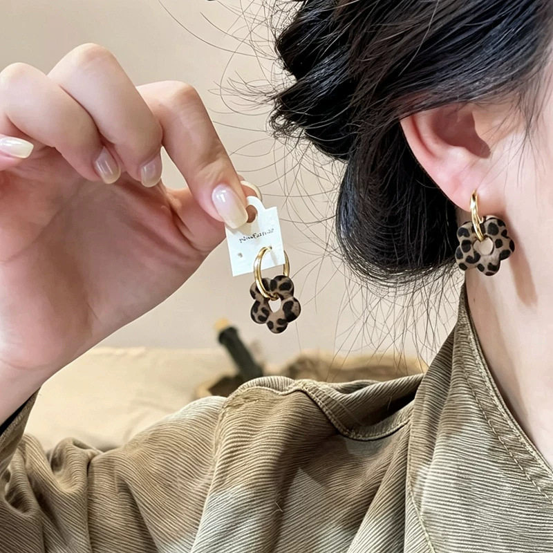 秋冬爆款一款两戴豹纹花朵素圈耳钉耳扣女小众设计高级感耳环耳饰