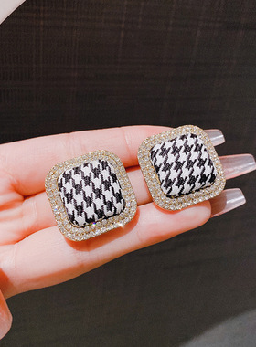 s925银针耳饰2024年新款千鸟格布艺方耳钉女几何撞色秋冬款耳环