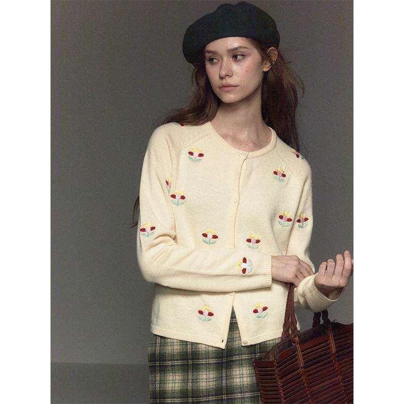 CycleDocument郁金香刺绣毛衣