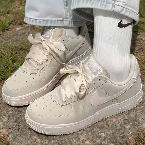 耐克板鞋女鞋AirForce1空军一号运动鞋轻便低帮休闲鞋IR0871-100