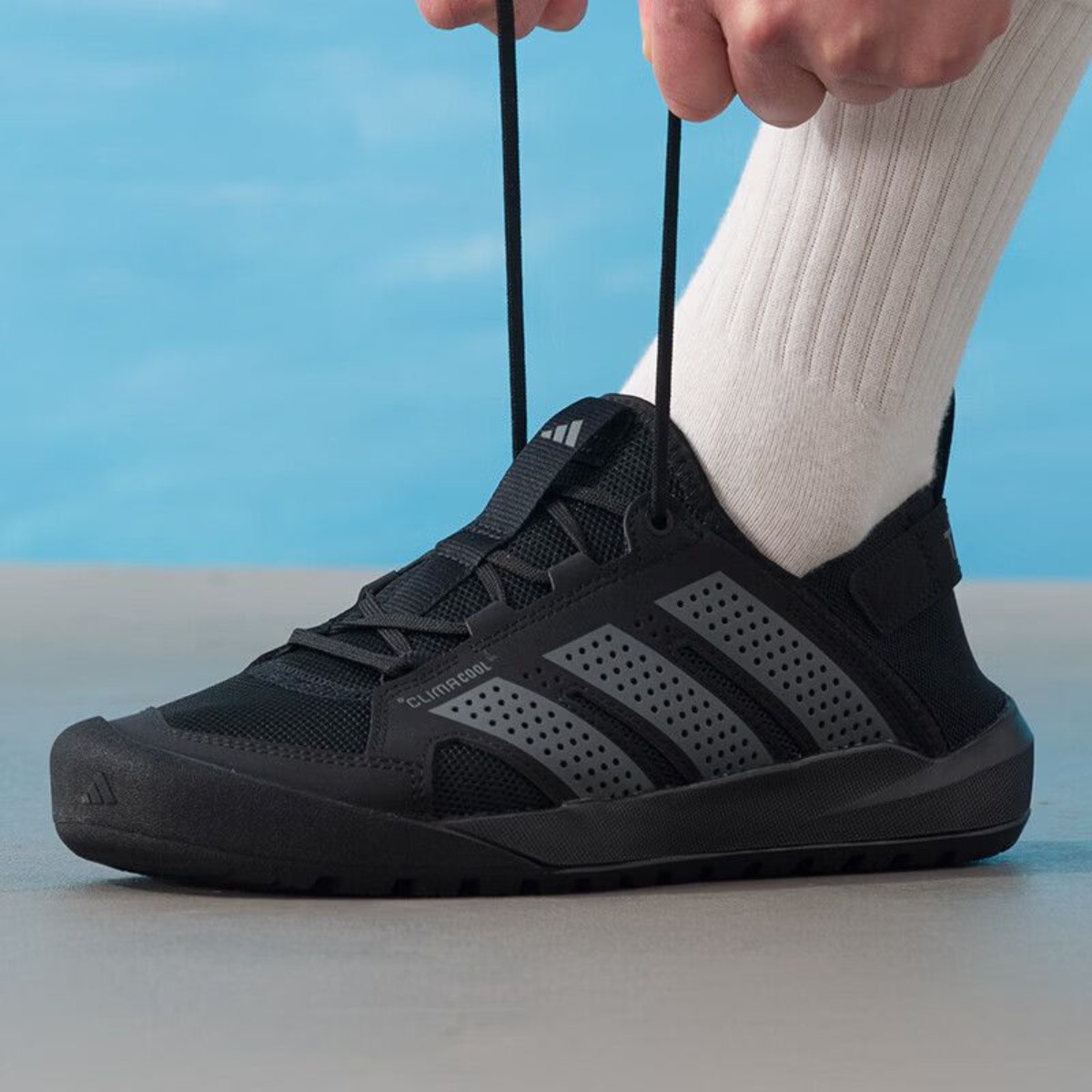adidas阿迪达斯男女户外登山轻便涉水鞋溯溪透气耐磨运动鞋HQ9170