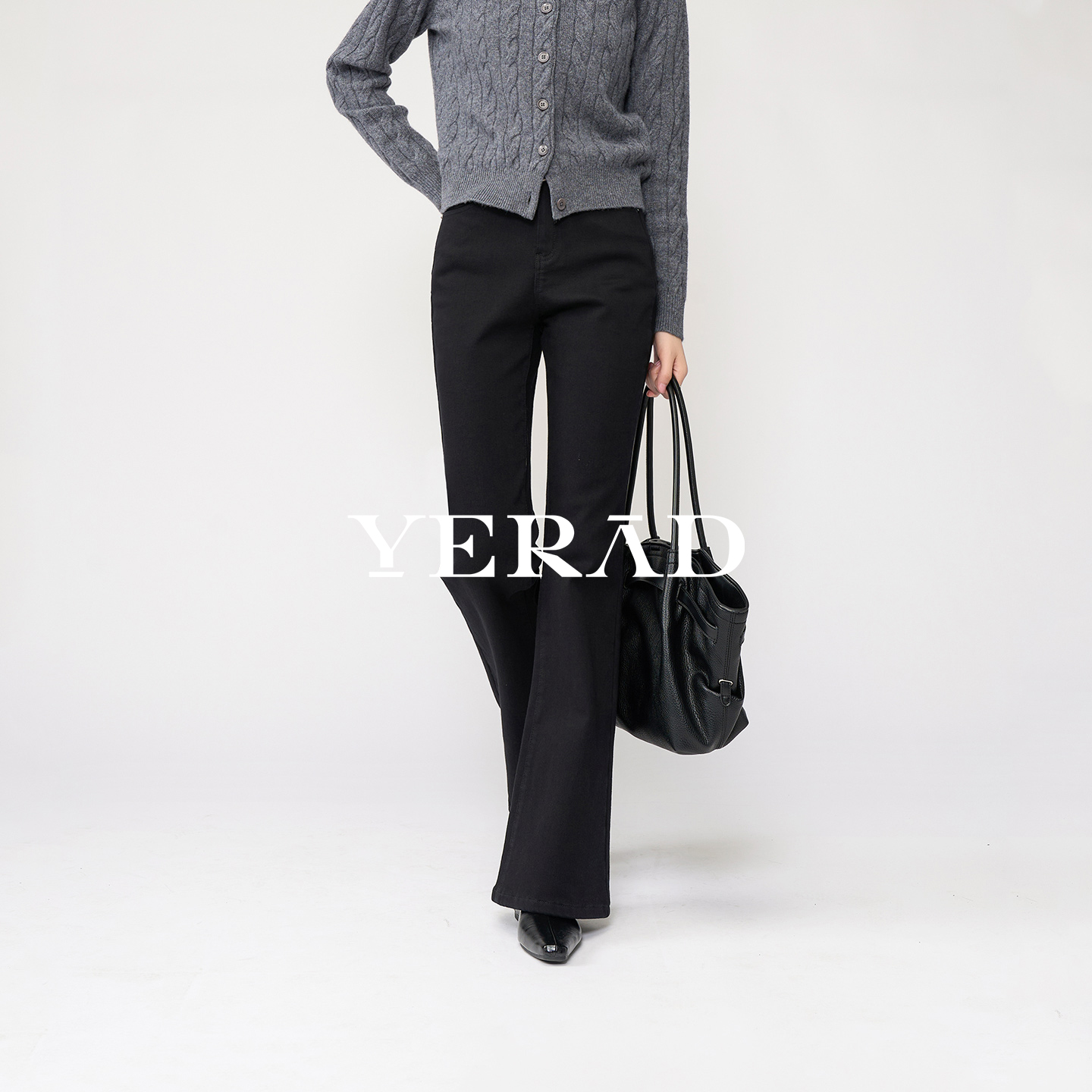 娅丽达加绒锁色微喇牛仔裤女冬