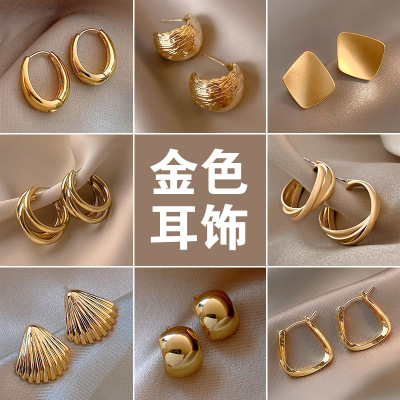 复古轻奢金色港风耳环女2026年新款潮高级感耳圈小众设计金属耳饰