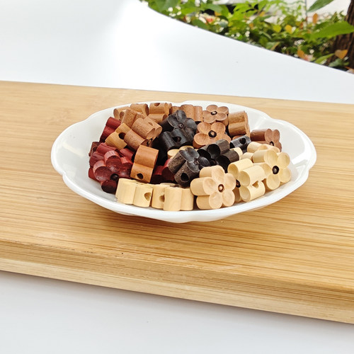 DIY配饰黄杨木小梅花背云吊坠