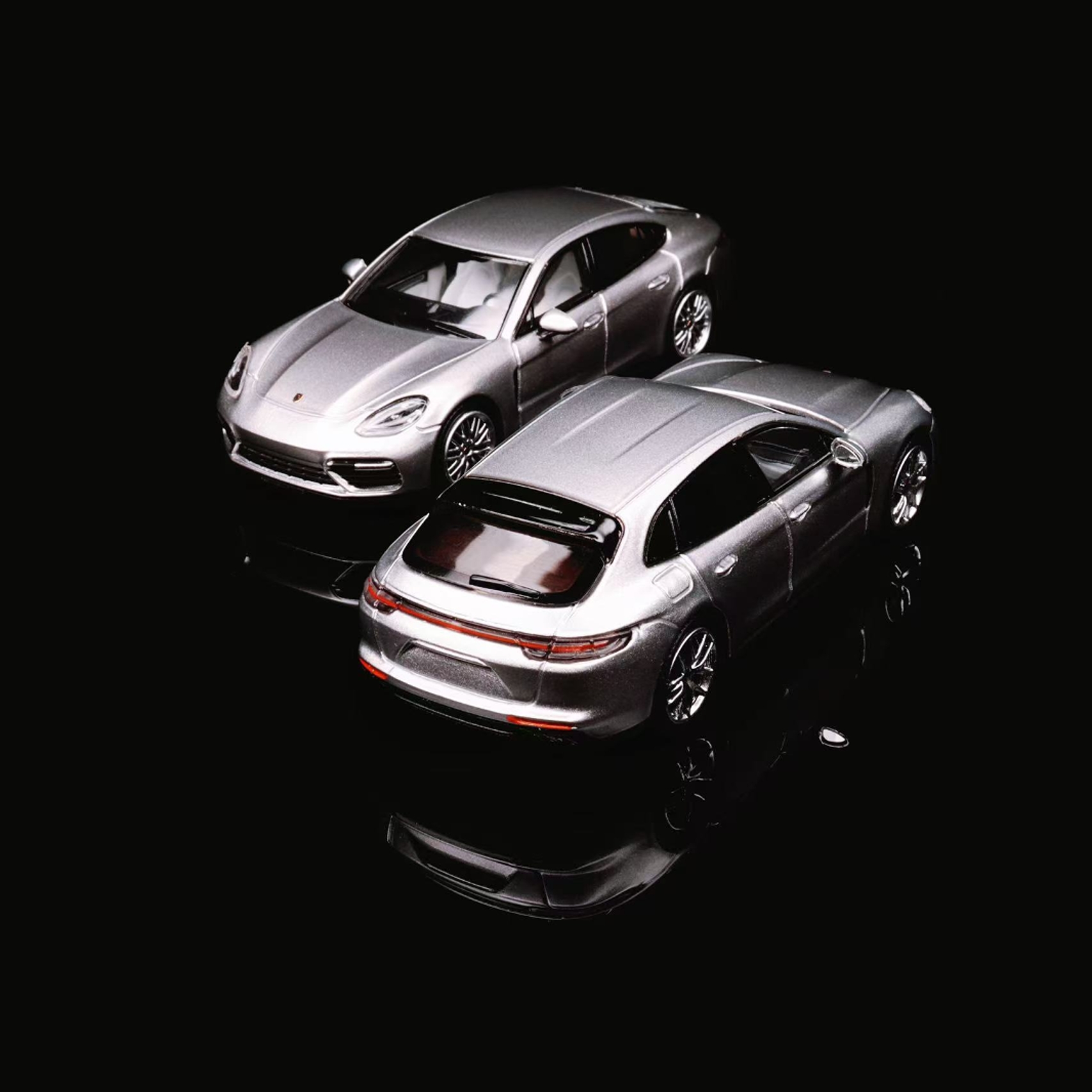 Furuya 1:64 保时捷帕拉梅拉Turbo 轿车 猎装版 仿真合金汽车模型
