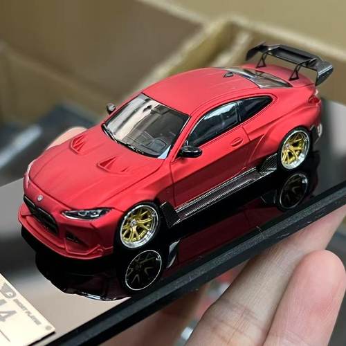 SW 1:64 宝马 G82 M4 宽体改装哑光红特别版仿真合金汽车模型收藏