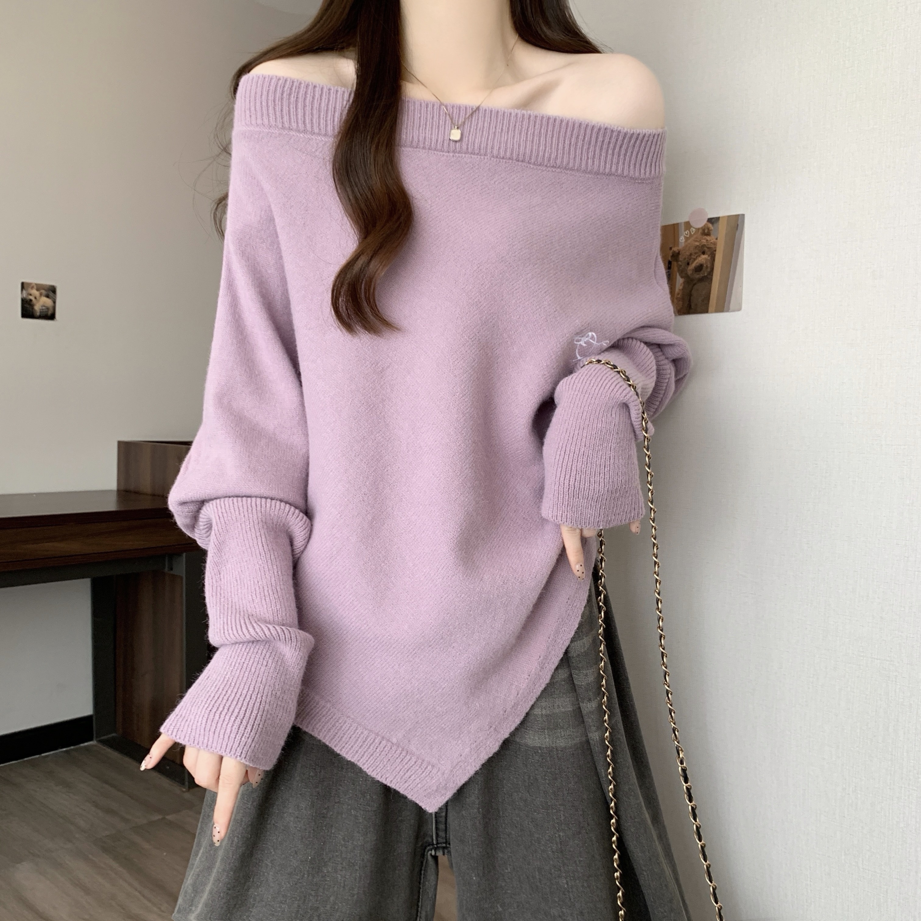 实拍大码紫色一字肩毛衣女秋冬胖MM不规则宽松斗篷蝙蝠袖针织上衣