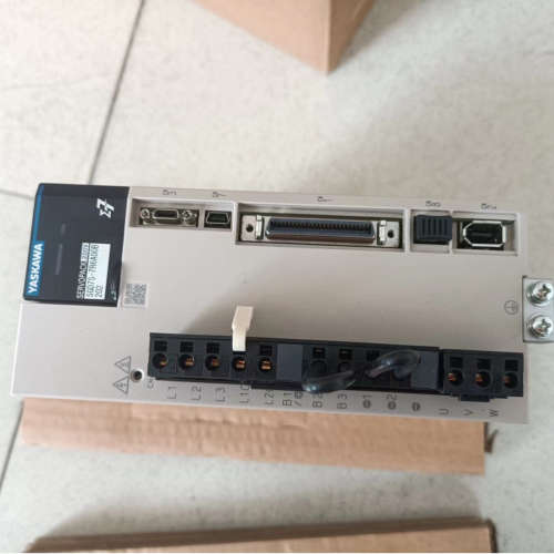 安川YASKAWA驱动器SGD7S-7R6A00B 202