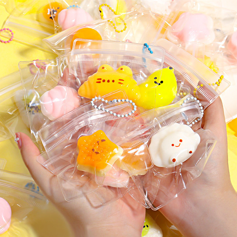 小食品食玩钥匙扣蛋黄三角饭团捏捏乐解压食品级硅胶diy手工少女
