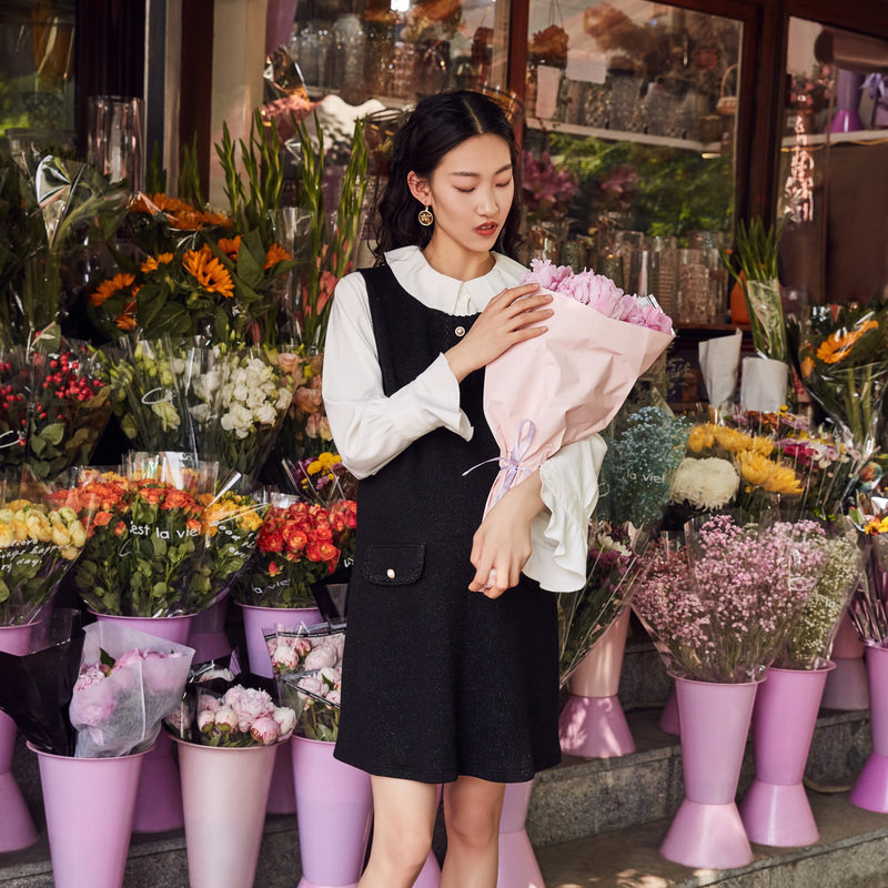 해피 하우스 출산 셔츠 봄 가을 2024 새로운 긴 소매 연꽃 잎 칼라 약간 신축성있는 긴 소매 탑 솔리드 컬러 출산 의류 유행