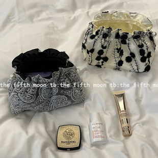 thefifthmoon复古气质低调蕾丝刺绣花朵收口化妆收纳包手拿包
