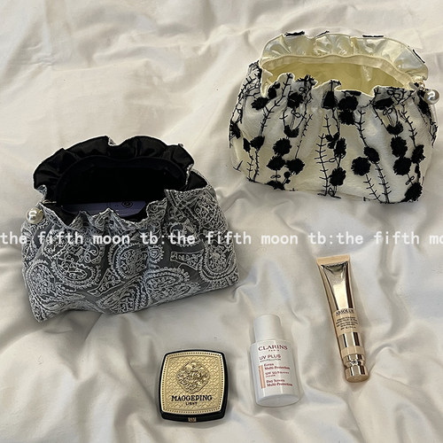 低调蕾丝刺绣花朵收口化妆收纳包