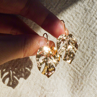 关山月手作 撒金子！磨砂颗粒质感耳环复古黄铜镀金龟背竹叶耳环