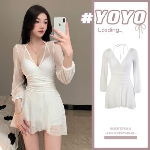 泳衣女款2024新款微胖女孩遮肉高级感保守大胸大码胖mm白色泡温泉