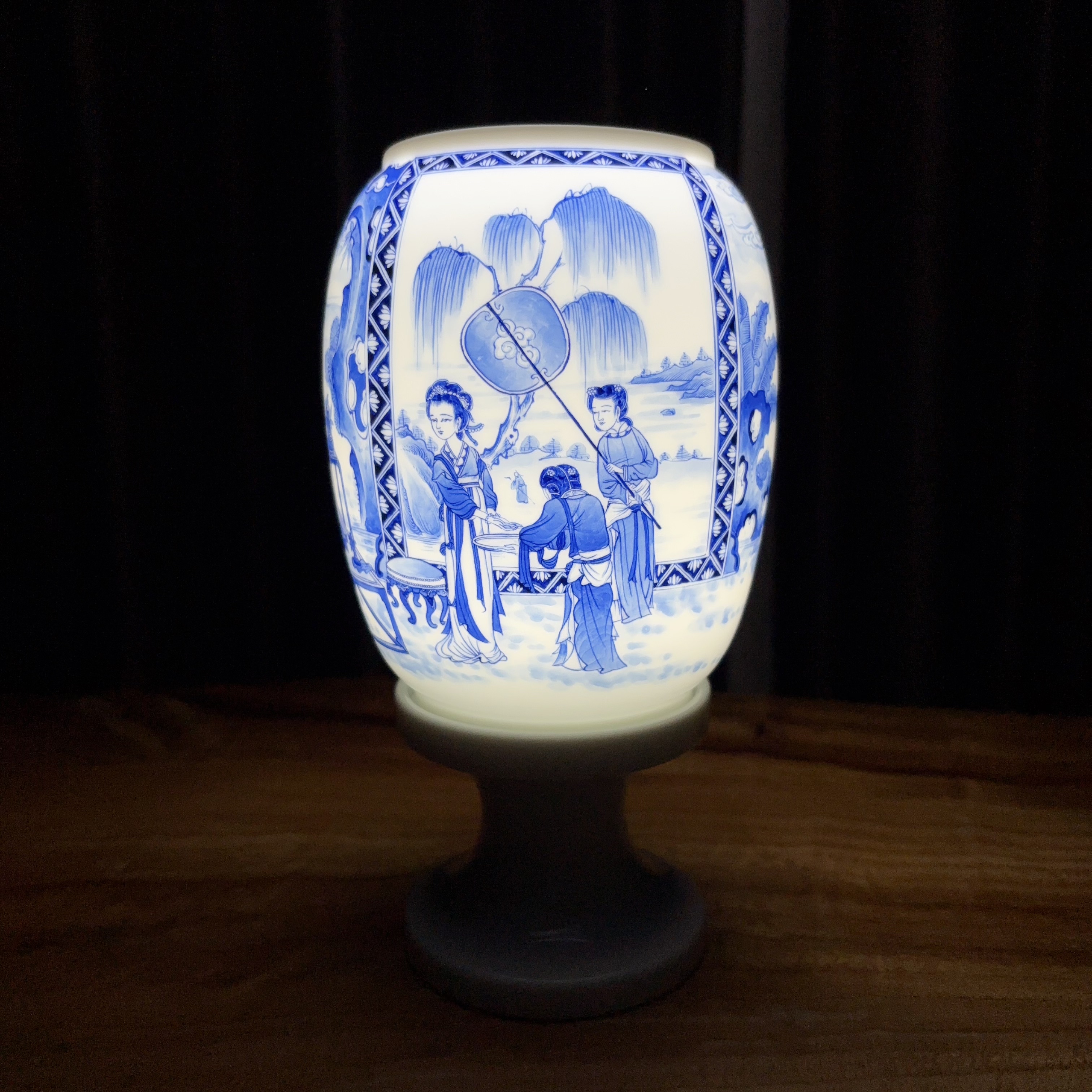 青花仕女盥手观花图超薄胎体瓷灯/超高级氛围感/整高21cm