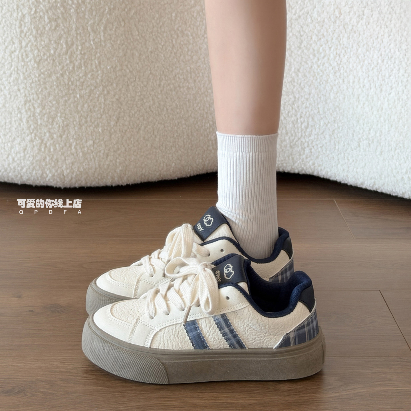 可爱的你2026年超火的鞋子女小个子显高板鞋厚底小白鞋秋季面包鞋图片