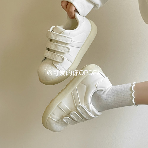 可爱的你 魔术贴厚底小白鞋女鞋2026新款休闲板鞋百搭小众面包鞋