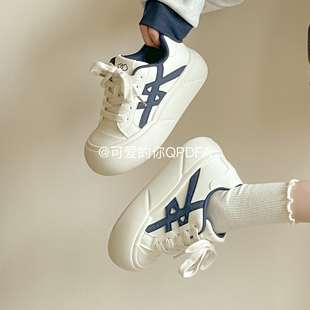 可爱的你早春厚底小白鞋子女2026新款爆款板鞋百搭配阔腿裤面包鞋