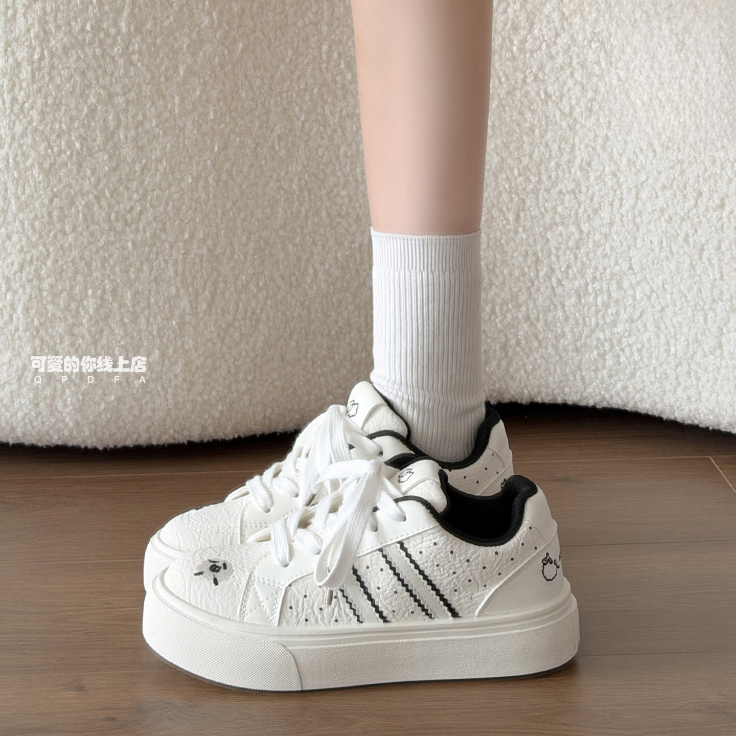 可爱的你2026巨好看的鞋子女款百搭面包鞋厚底小白鞋秋季休闲板鞋图片