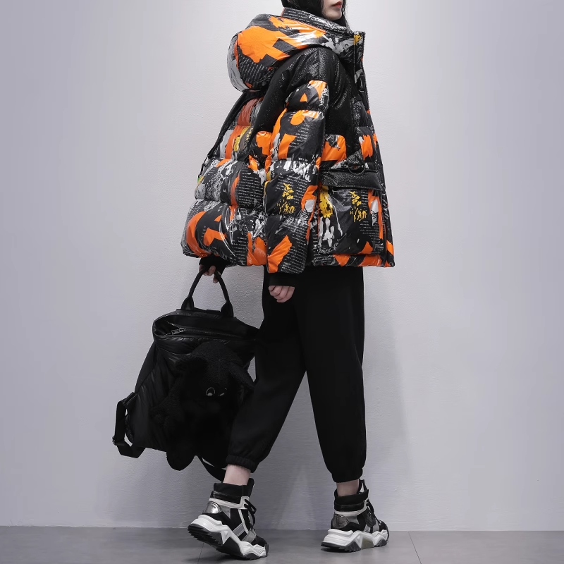 撞色连帽白鹅绒加厚短款羽绒服女