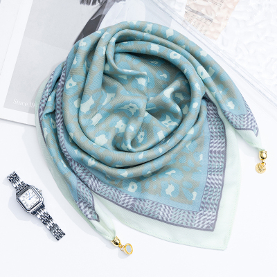 新款百搭磁吸扣春秋方巾三角丝巾女领巾洋气围巾冬季时尚护颈围脖