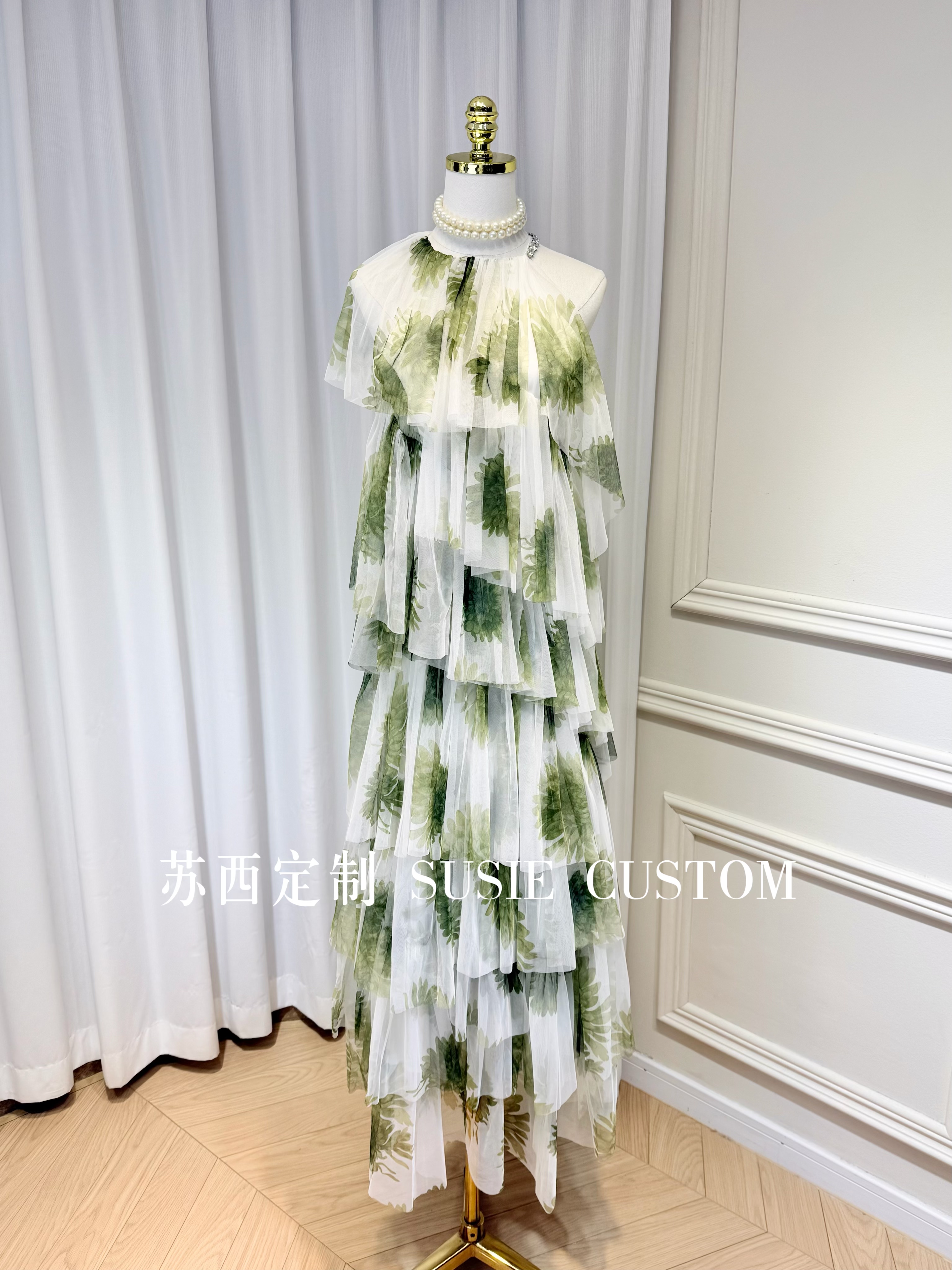 高定设计款法式水钻链条挂脖半边袖印花网纱蛋糕长裙度假仙女裙