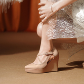 裸色坡跟高跟鞋 一字扣带厚底真皮包头防水台凉鞋 女2025春夏季 新款