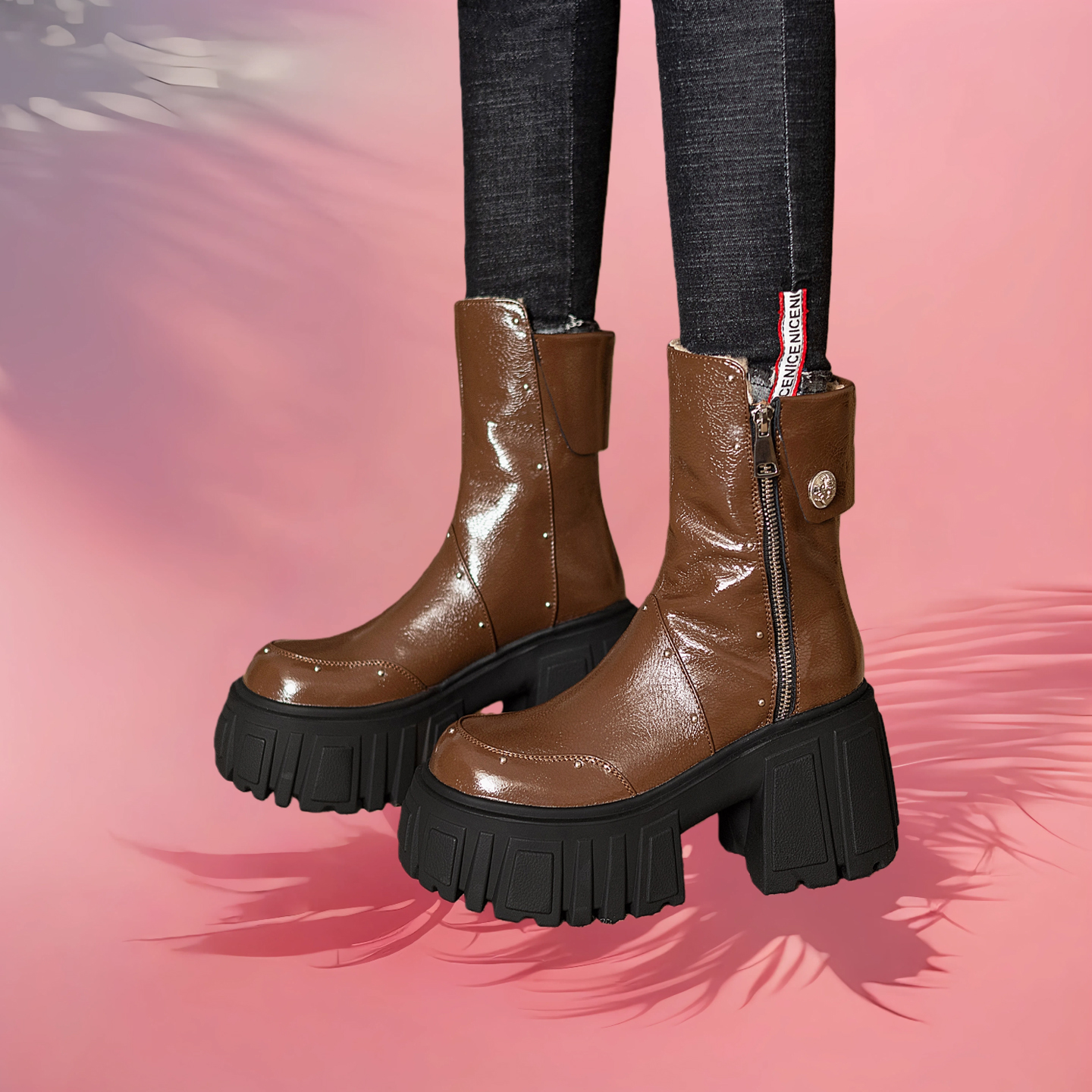 厚底休闲加绒马丁靴女2025冬季新款铆钉骑士靴真皮高跟短靴子粗跟 - 封面