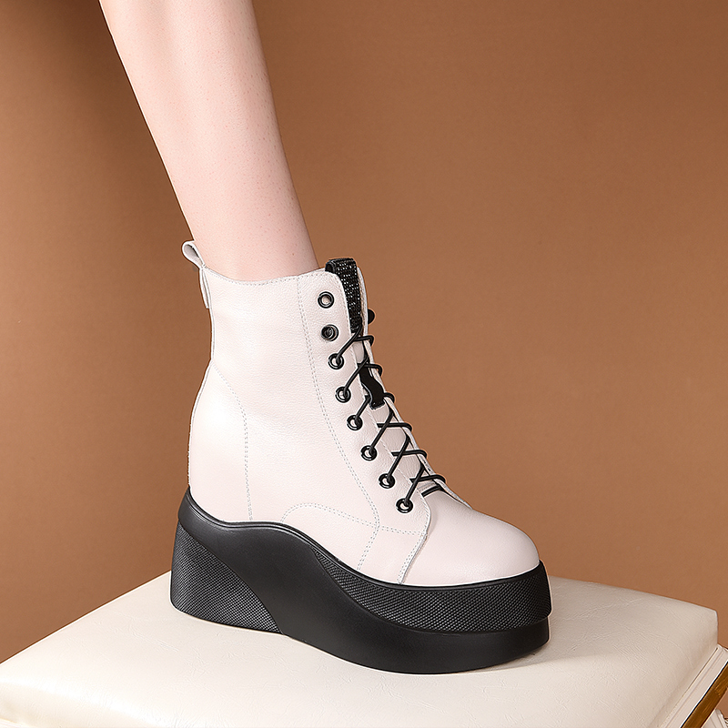 秋季新款米白色小个子防水台短靴