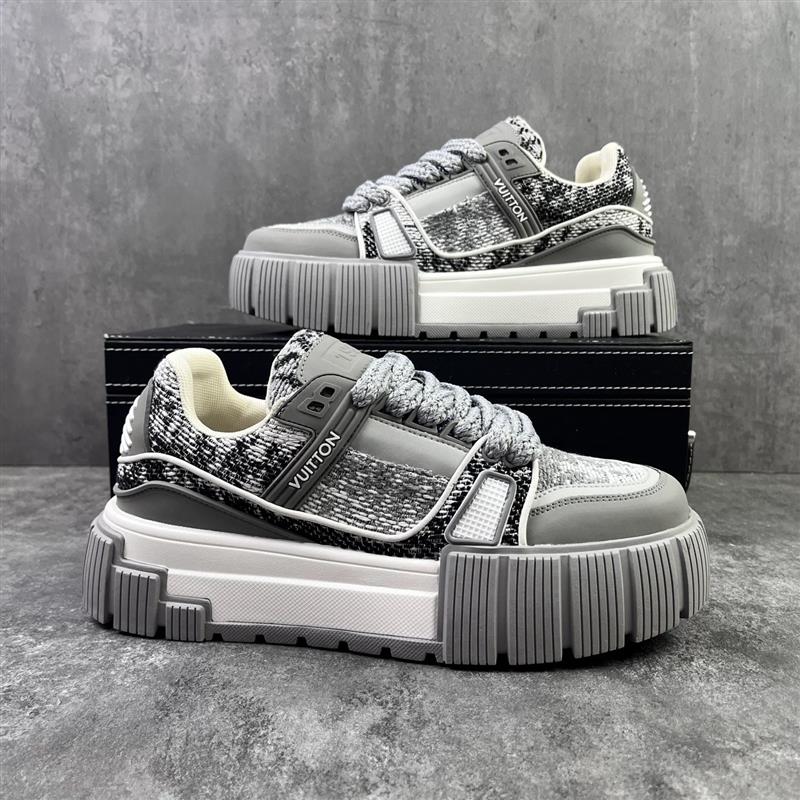 网红爆款男鞋秋冬季男士厚底轻便休闲潮鞋青少年增高耐磨运动板鞋