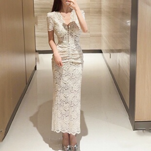 stride 名媛女装 2025新款 连衣裙法式 白色V领钉钻珠镂空短袖 self