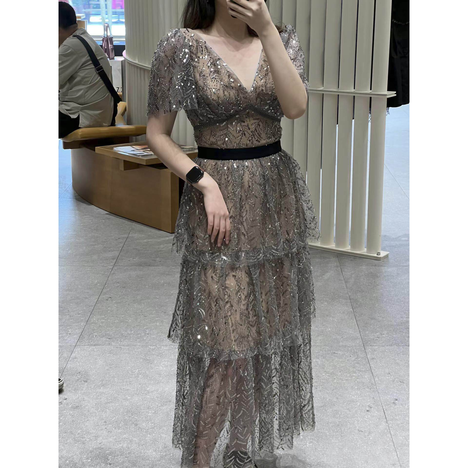 self-stride 2025新款亮片钉珠绣花V领短袖气质性感连衣裙蛋糕裙