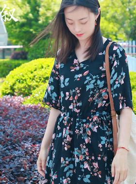 棉叙夏季母女装宽松薄棉V领抽绳连衣裙短袖宽松大码花裙子15652