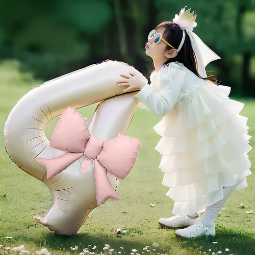 蝴蝶结生日数字气球装饰仪式感