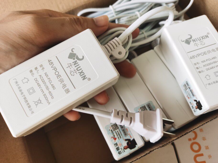 广州小耳朵牛芯POE电源48v500mA监控器摄像头480国标48vPOE网线