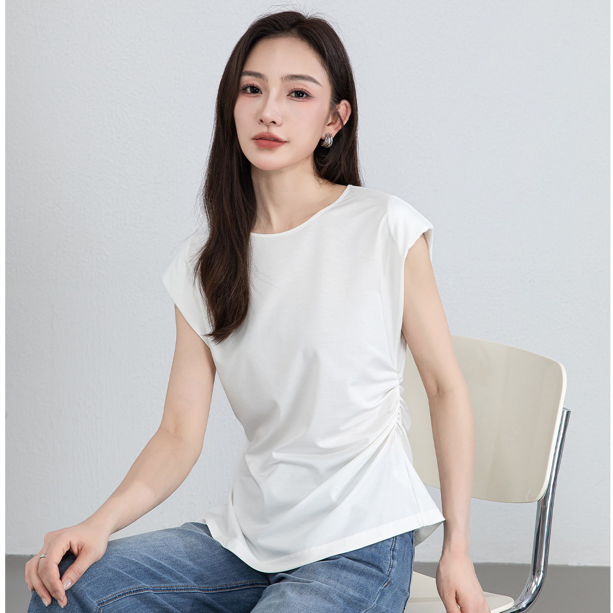 品牌夏显瘦无袖桑蚕丝针织 T恤女设计感侧边捏褶收腰上衣遮肉纯色