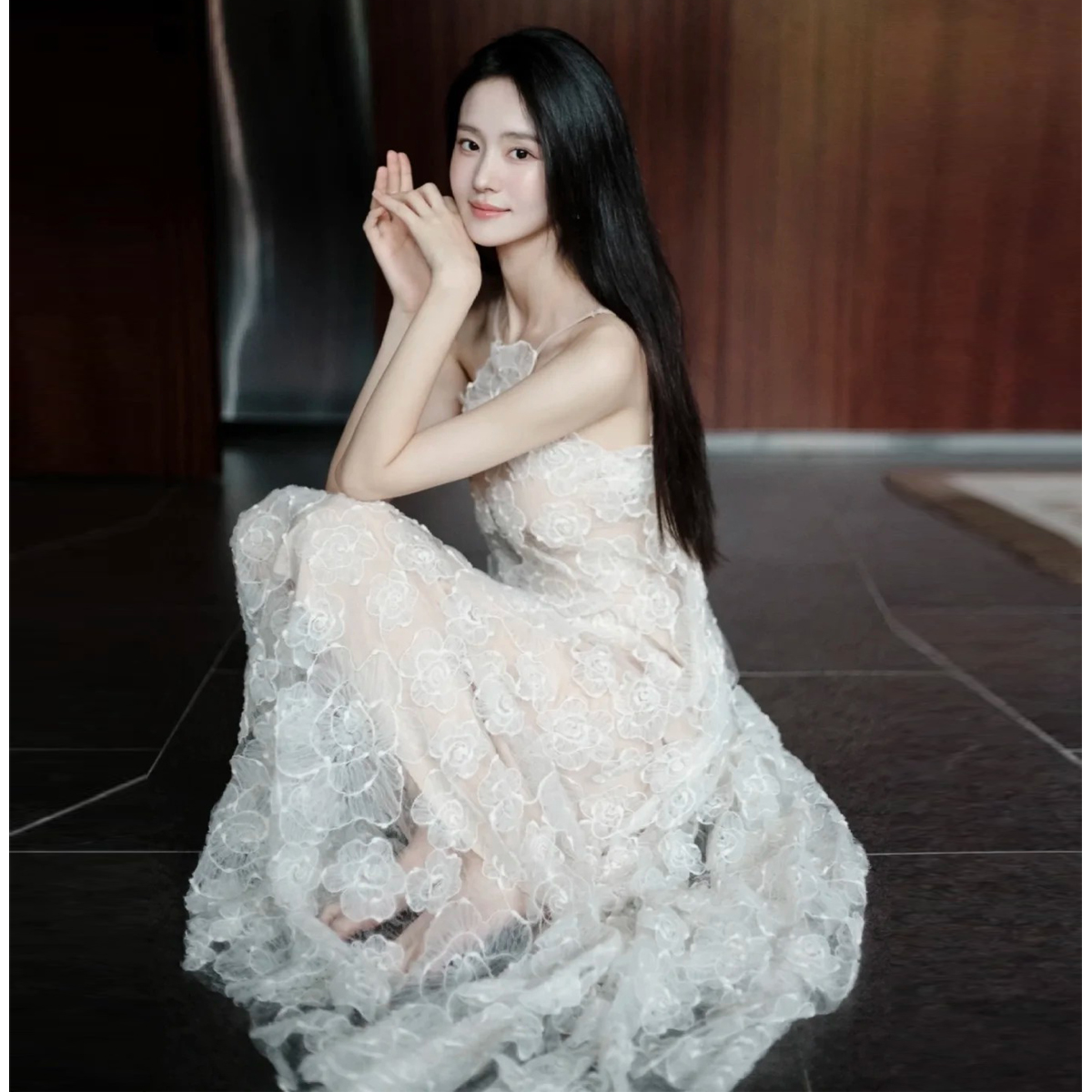 【花漾】法式轻婚纱晨袍立体花朵裙轻奢小众礼服白色挂脖连衣裙