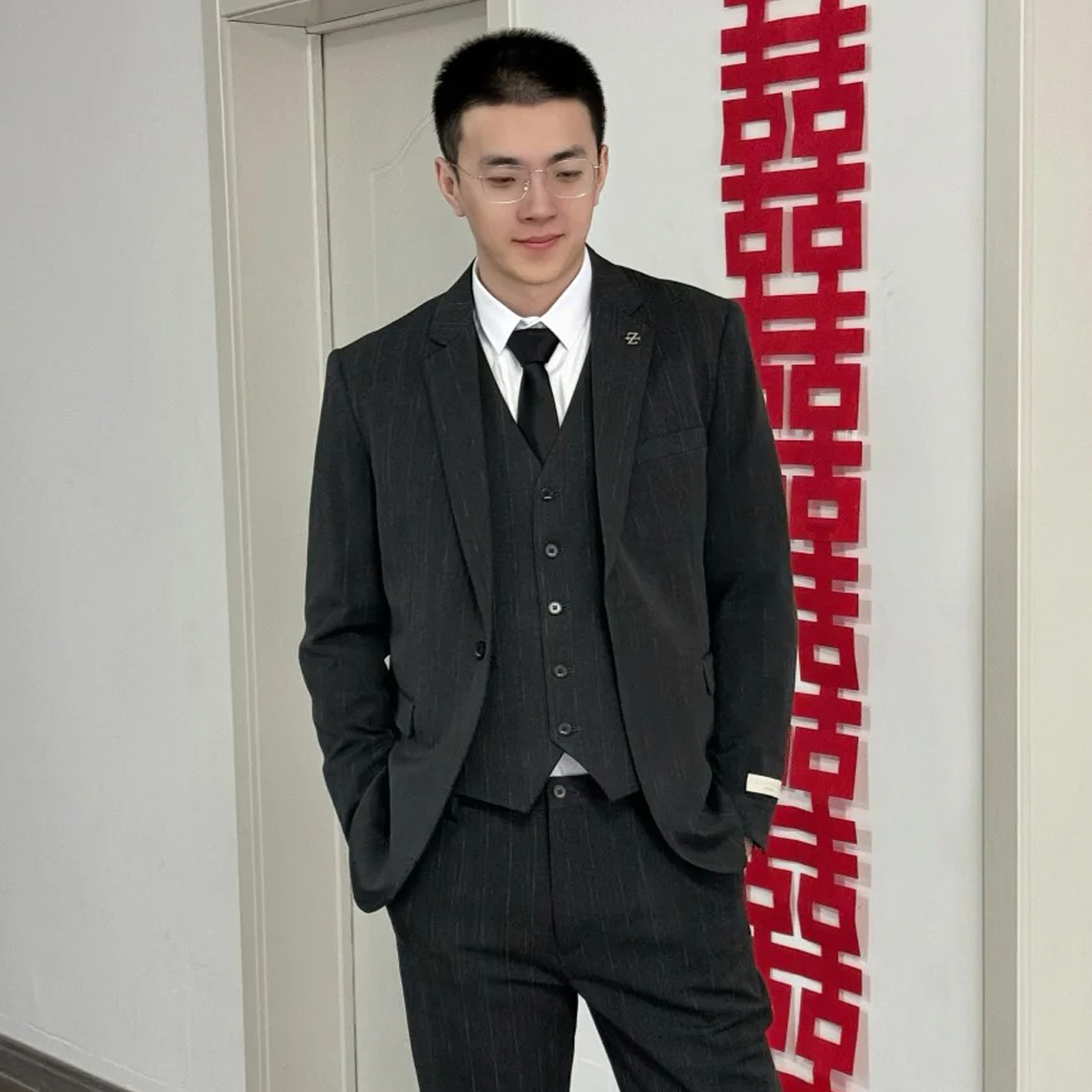 欢喜橙【玄墨】高级感痞帅英伦风双排扣男西服套装新郎条纹西装