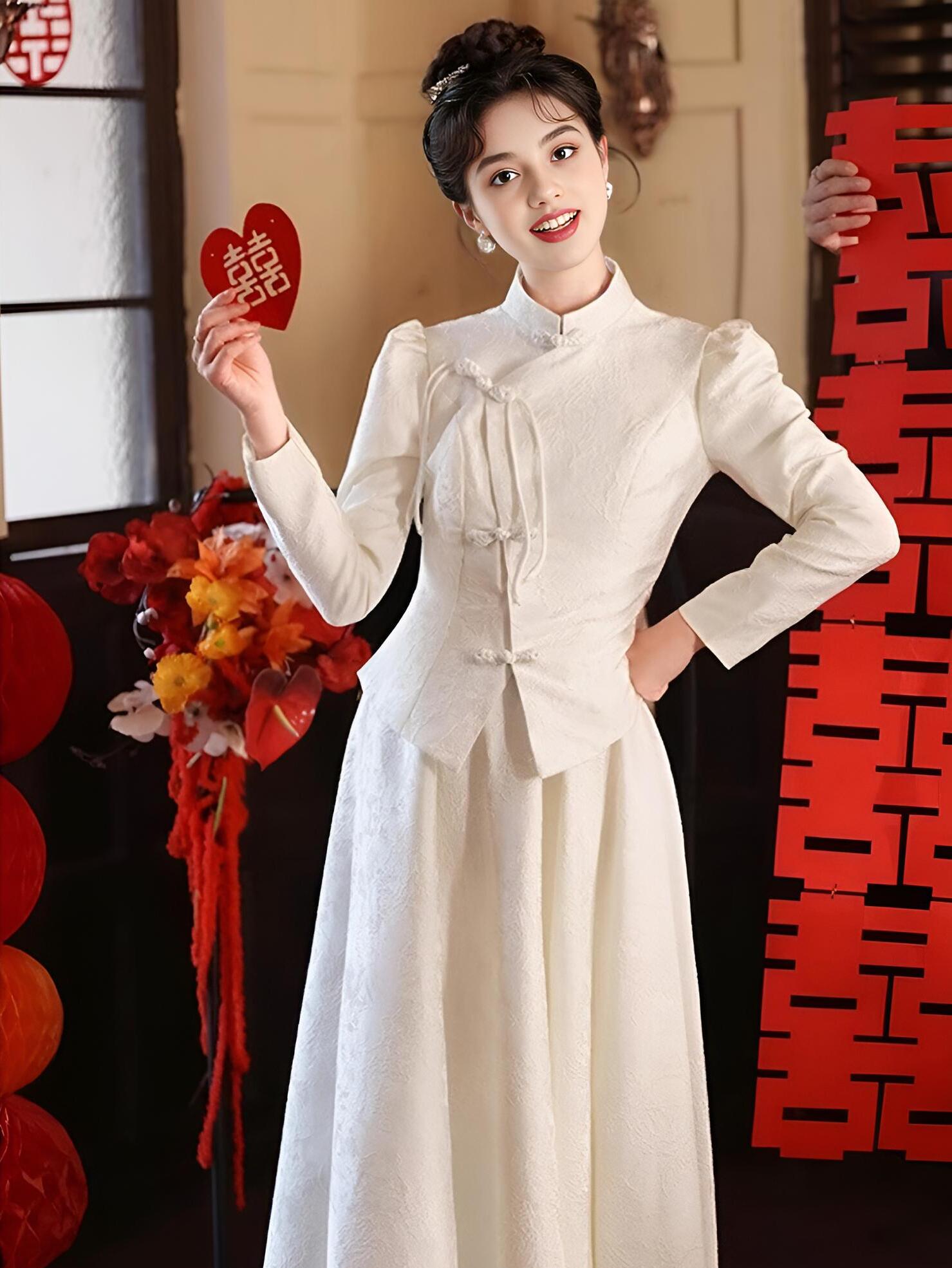 新中式白色订婚旗袍春季长袖高级感小众领证登记小礼裙出阁秀禾服
