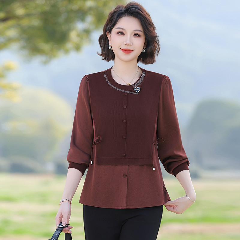 年轻妈妈春装2026新款时尚小衫新款中年纱袖上衣中老年女装打底衫