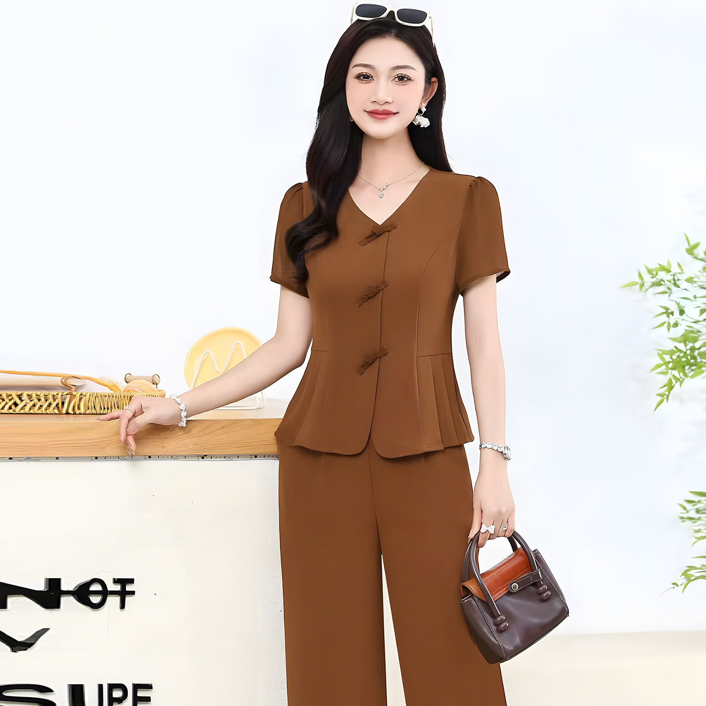 洋气V领短袖阔腿裤两件套女2026夏季新款高级感妈妈时尚通勤套装