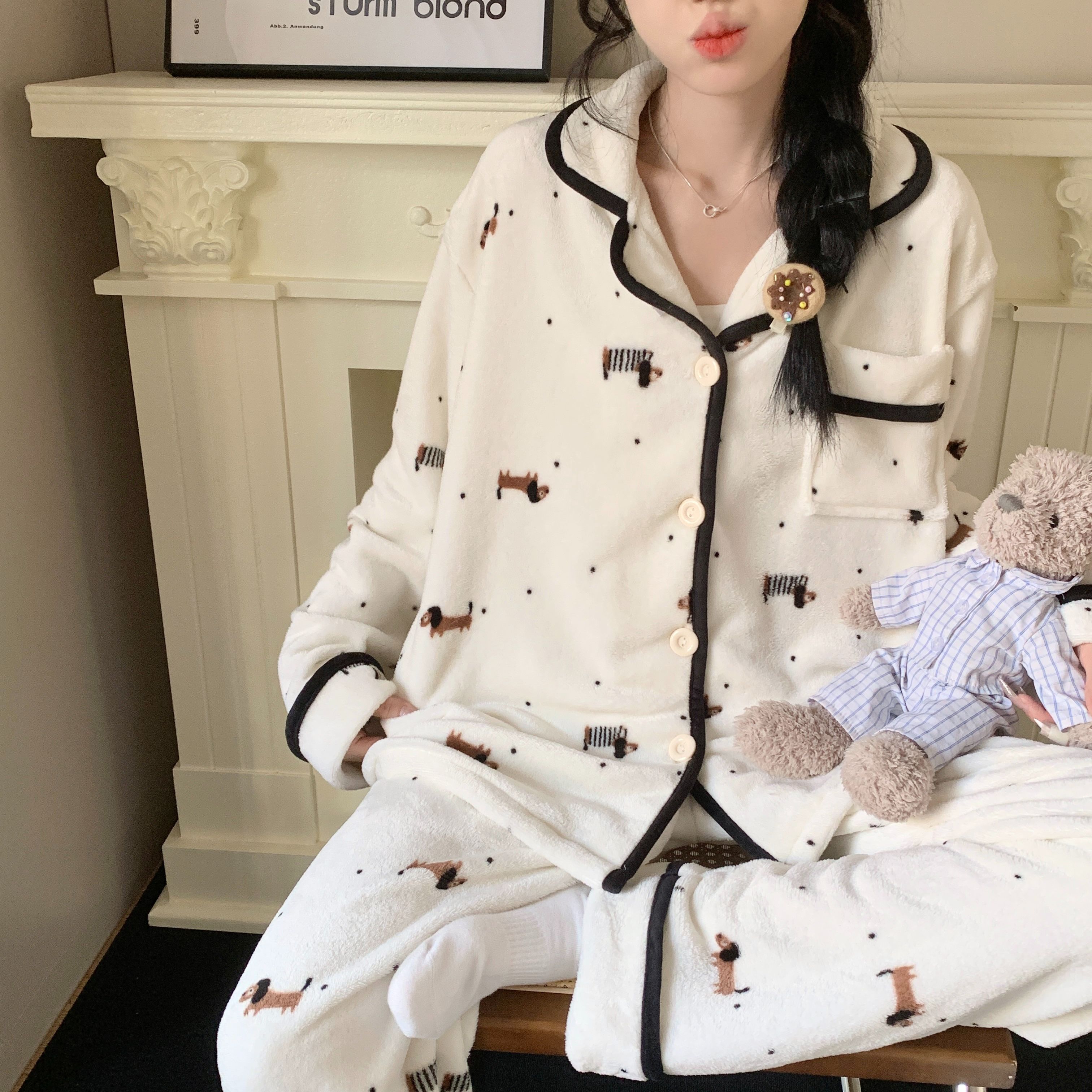 睡衣女秋冬季珊瑚绒加绒加厚可爱少女腊肠狗新款法兰绒家居服套装