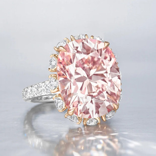 Young佳士得拍卖1个亿同款人造粉钻冰花切戒指鹅黄鸽子蛋高碳钻女