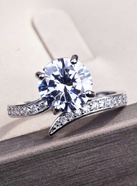 直播戒指八心八箭莫桑钻