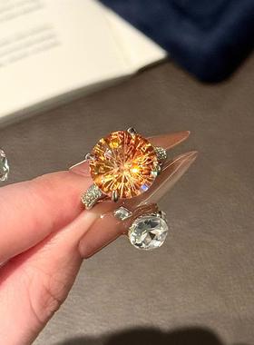 Young仿天然烟花切工祖母绿戒指超闪10克拉香槟色精工开口戒指