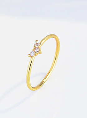 包金镶锆石纤细爱心戒指