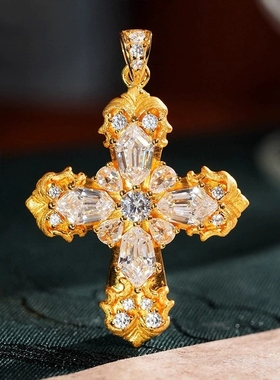 Young拉丝工艺高碳钻十字架吊坠女轻奢复古高级感金色箭形项链女